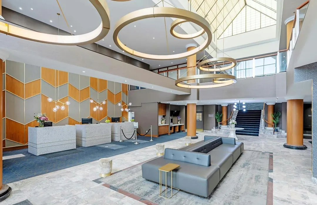 Sandman Signature Mississauga Hotel-1